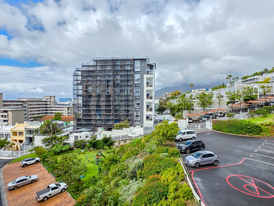 2 Bedroom Property for Sale in Green Point Western Cape